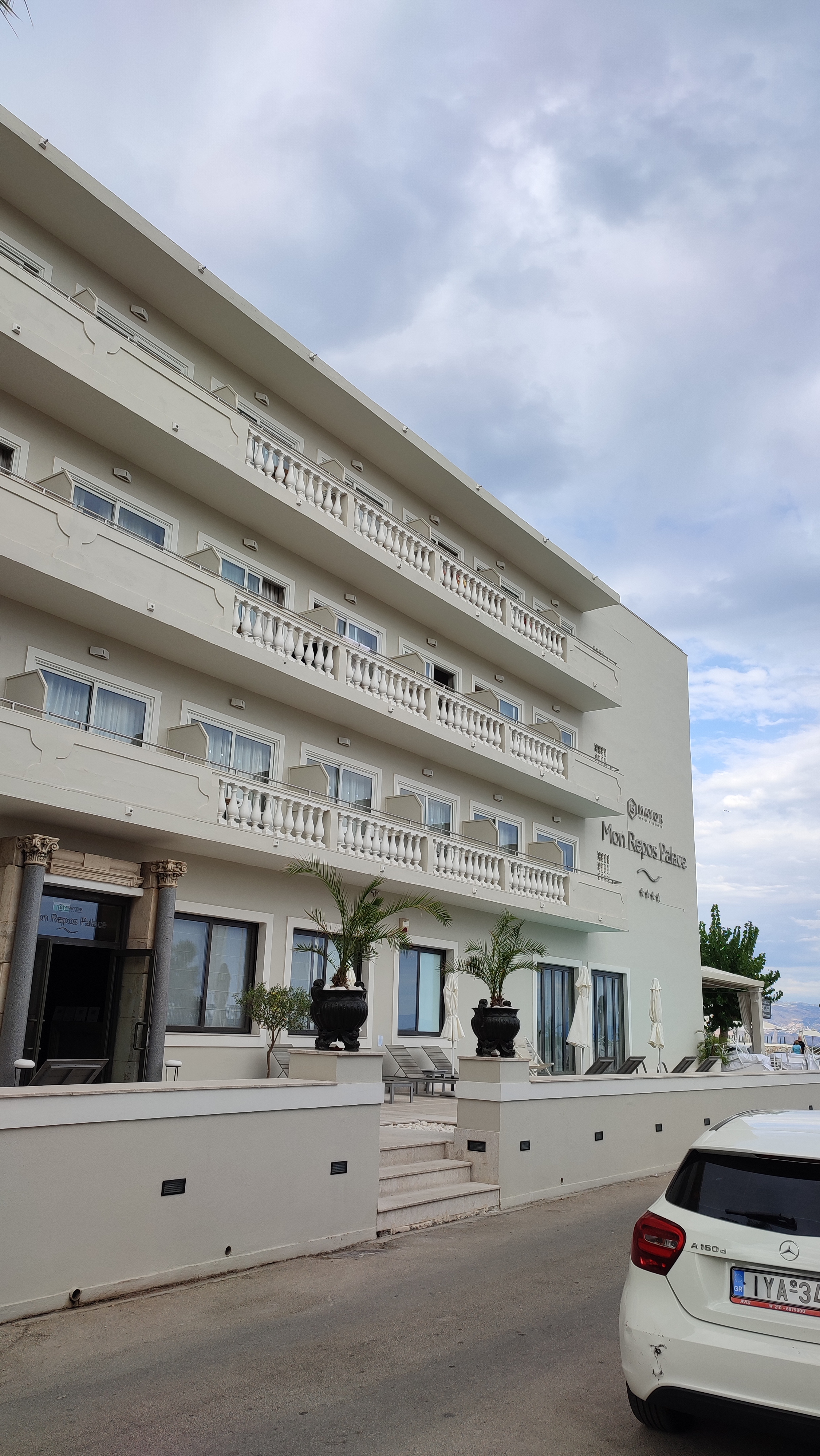 Фото Mon-Repo Suites