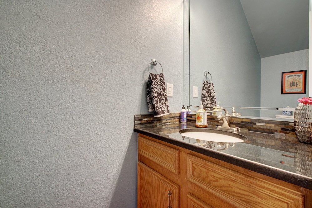 Фото 4br 2.5ba The Lodge on Walnut Creek by RedAwning