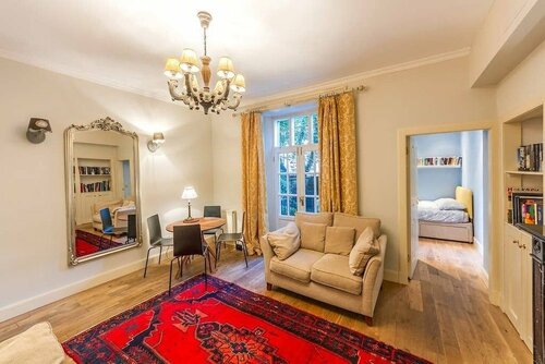 Жильё посуточно Cosy Modern Stockbridge Apartment в Эдинбурге