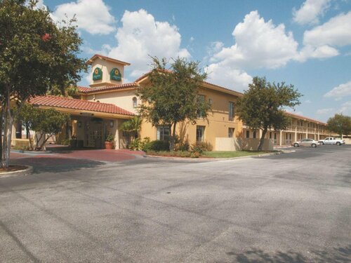 Гостиница La Quinta Inn by Wyndham San Antonio I-35 N at Rittiman Rd в Сан-Антонио