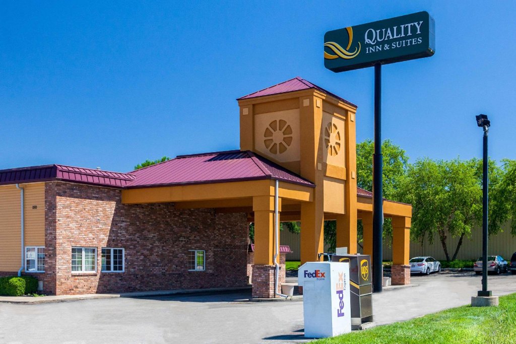 Фото Quality Inn & Suites