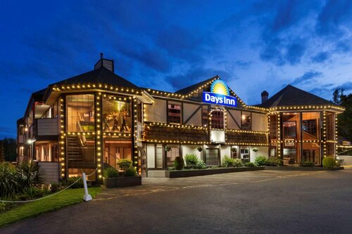 Гостиница Days Inn by Wyndham Victoria Uptown в Виктории