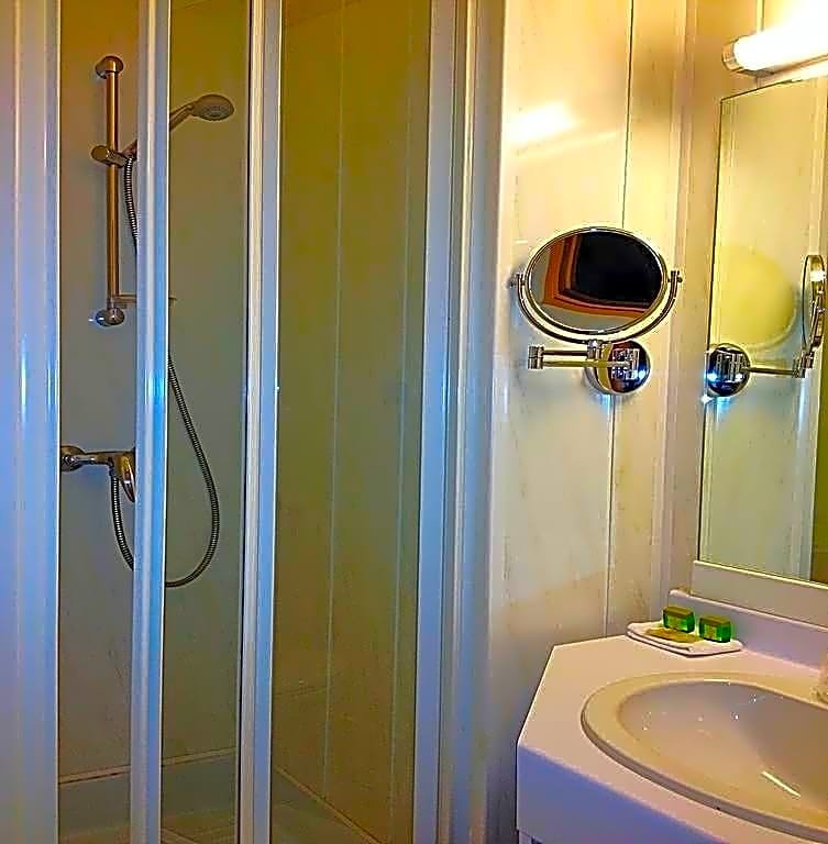 Фото The Originals City, Hôtel Rive Droite, Albi