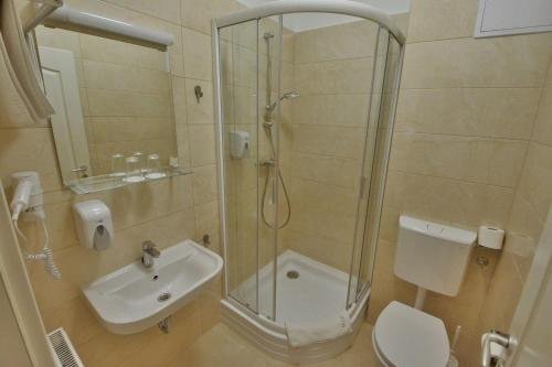 Фото Hotel Platan