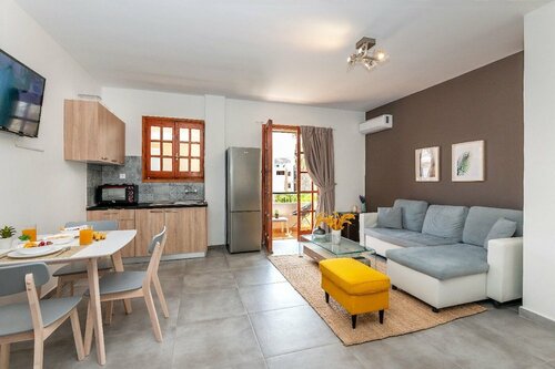 Гостиница Jonathan City Apartments в Косе