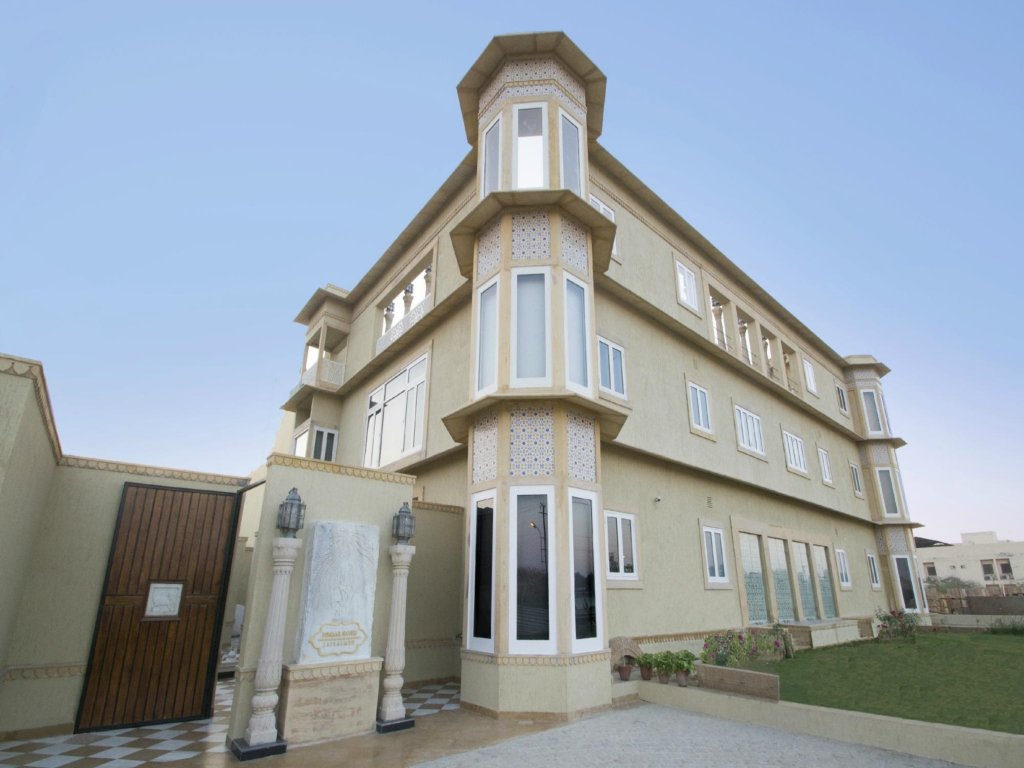 Фото отеля 1