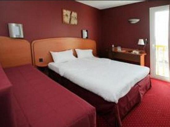 Фото Sky Hotel Goussainville