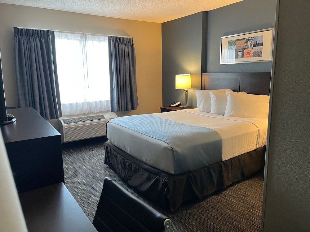 Фото Wingate by Wyndham Great Falls