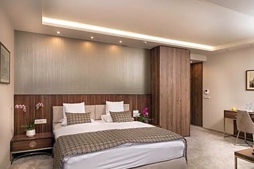 Фото Hotel Kalvaria