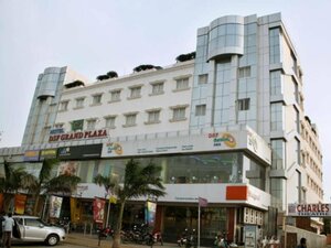 Гостиница Hotel Dsf GRand PLazas