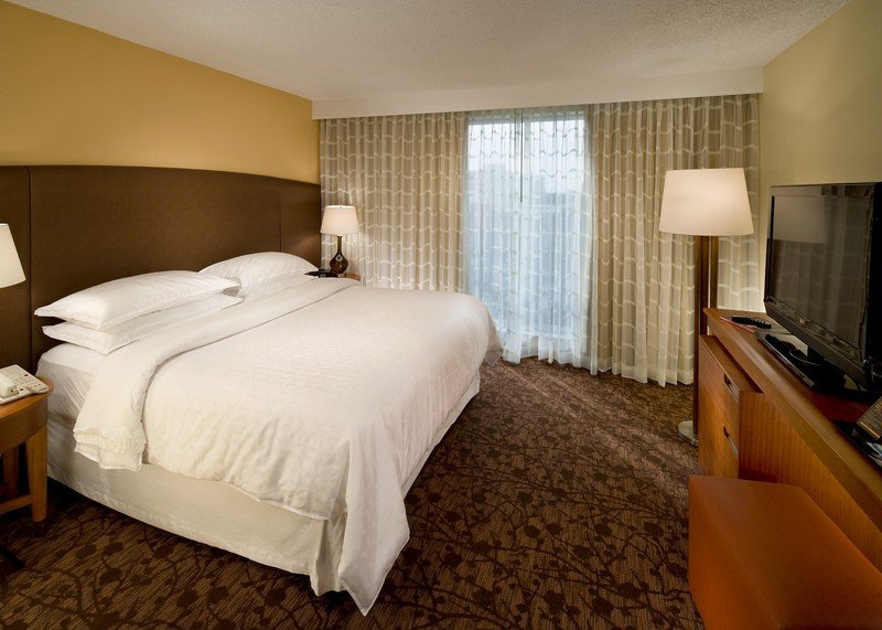 Фото Four Points by Sheraton Suites Tampa Airport Westshore