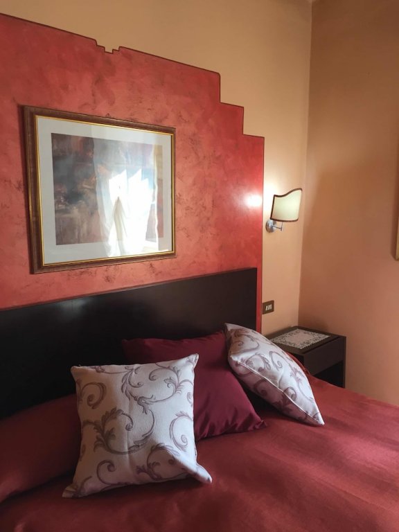 Фото Antica Residenza Santa Chiara