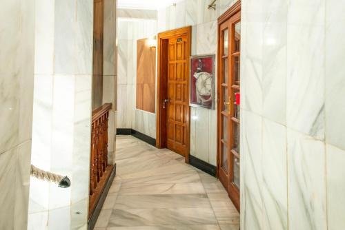 Фото Hotel Adonis Capital