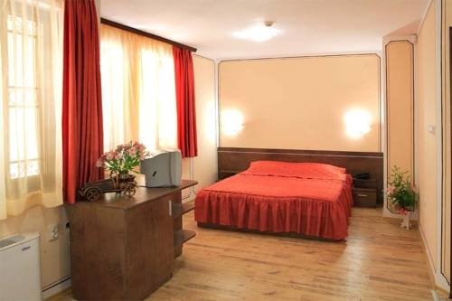 Фото Hotel Alafrangite