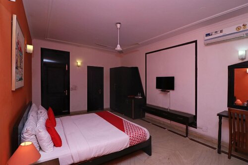 Гостиница Oyo Capital O 73432 Hotel Divine в Индии
