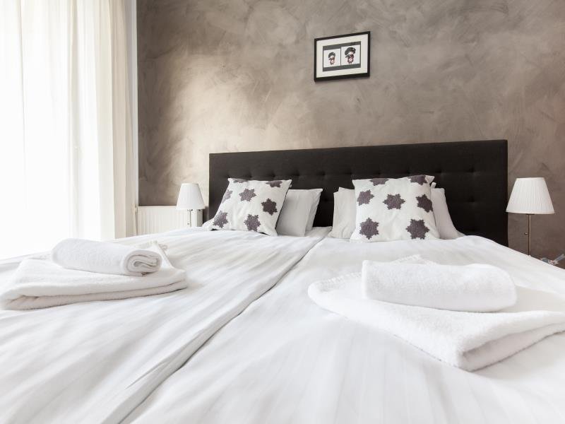 Фото Town Hall Apartments