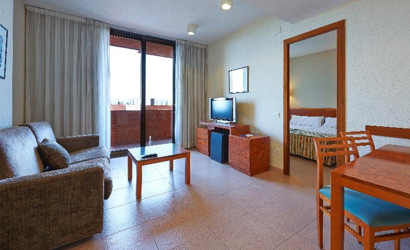 Фото Apartamentos Hesperia Barcelona Sant Joan