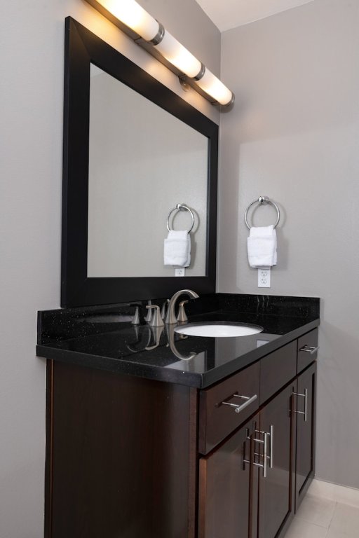 Фото Peacock Suites