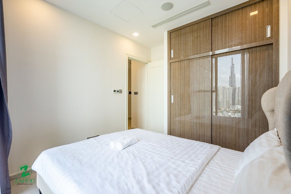Фото Zahoo House - Vinhomes Golden River