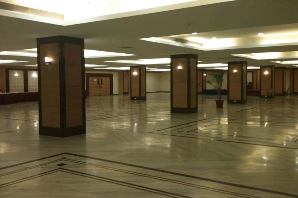 Фото Hotel Mangal City