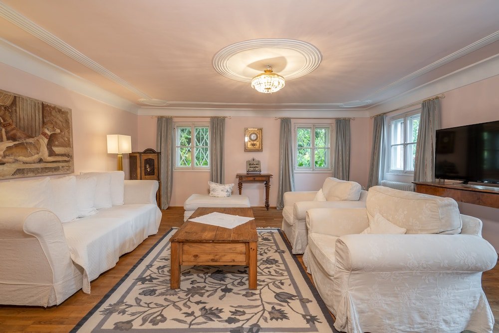 Фото Schlosswirt zu Anif