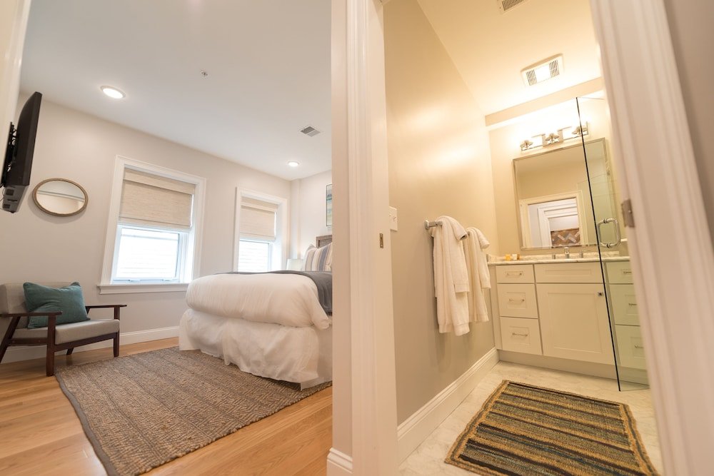 Фото The Newport Lofts - 364 Thames Street