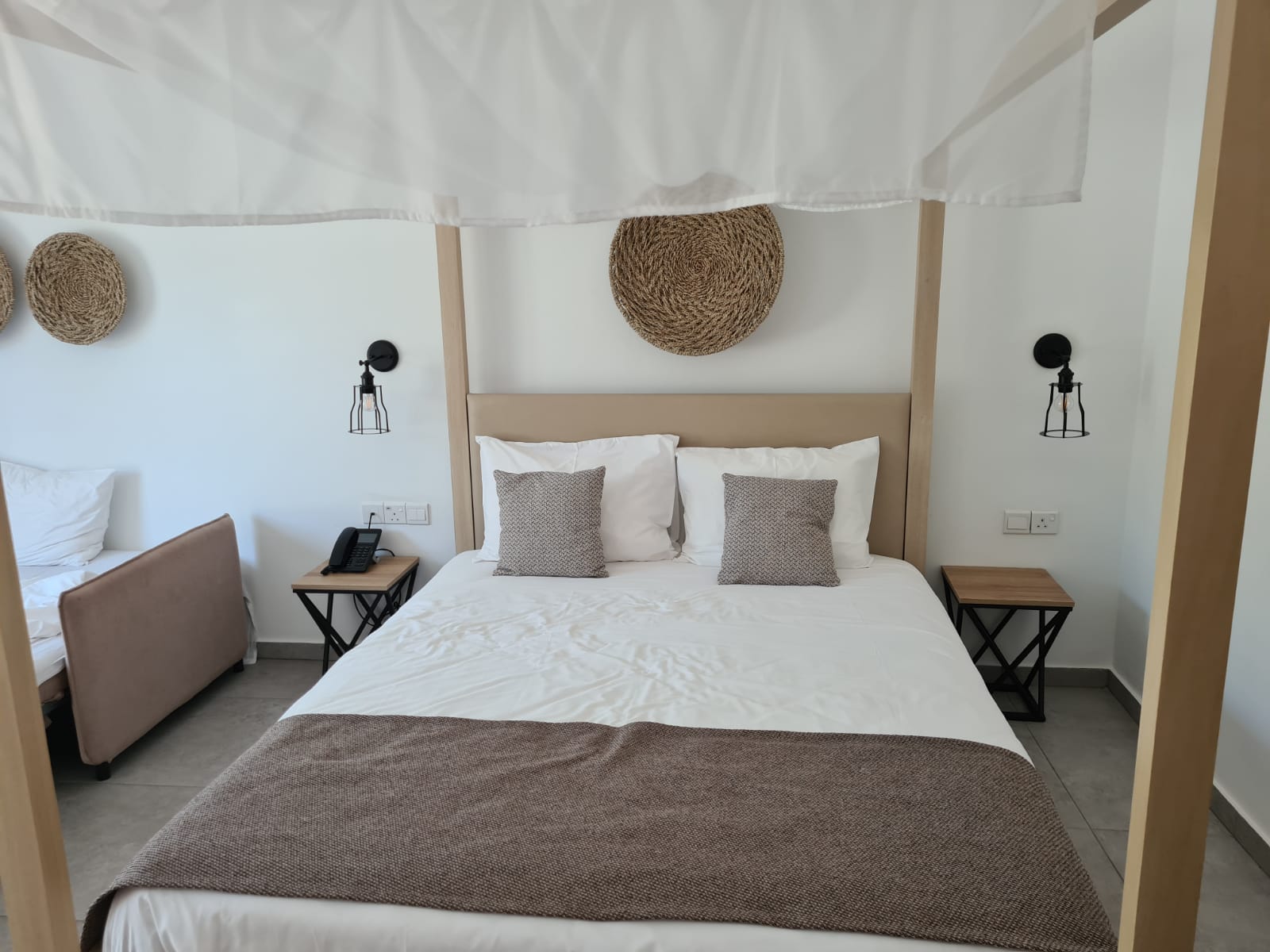 Фото Bohemian Gardens Hotel