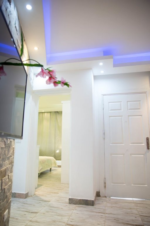 Фото One Bedroom Apart Deep Purple by Pool