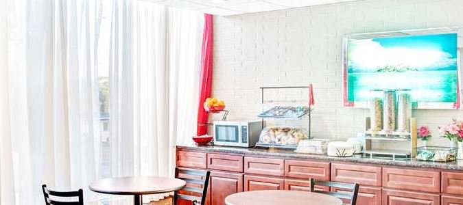 Фото Ramada by Wyndham Rockaway