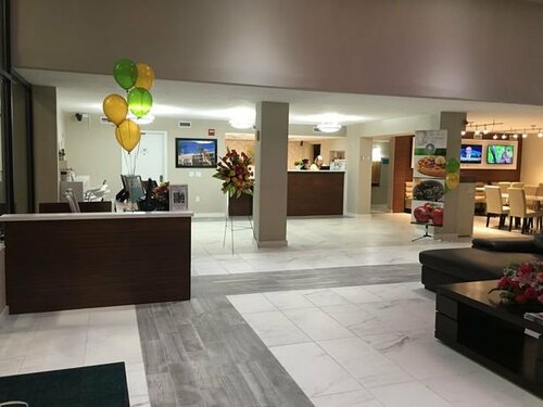 Гостиница Quality Inn & Suites Kissimmee by The Lake