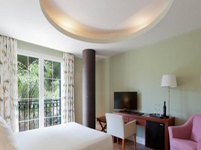 Фото Hotel Les Rotes