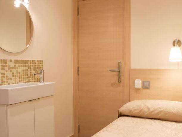 Фото Hostal Excellence