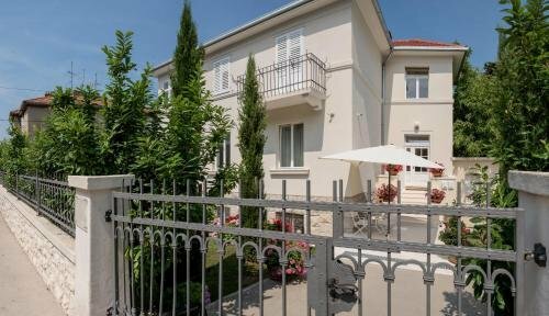 Гостиница Villa Jagoda Boutique Rooms в Сплите