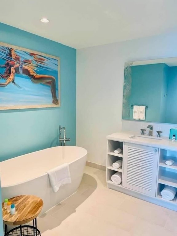 Фото Margaritaville Beach Resort Nassau