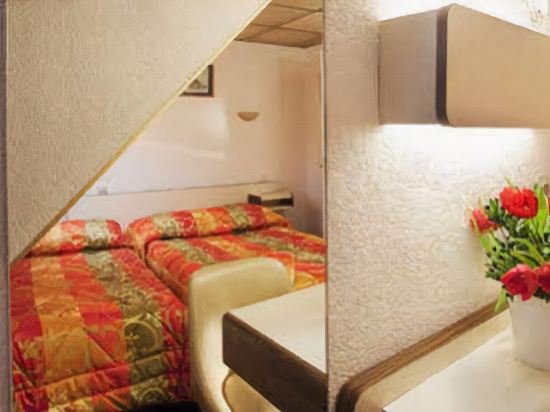 Фото Hotel B Square