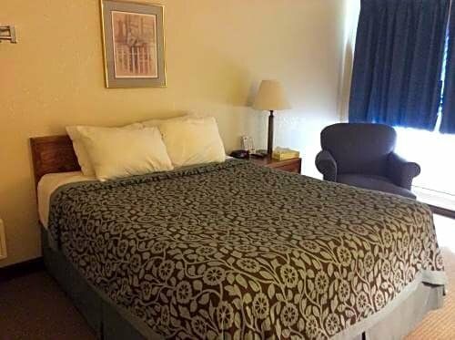 Гостиница Days Inn by Wyndham Sioux Falls Airport