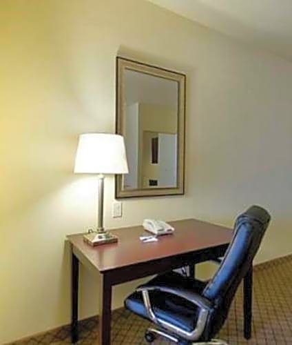 Фото Holiday Inn Express & Suites San Antonio Nw - Medical Area, an Ihg Hotel