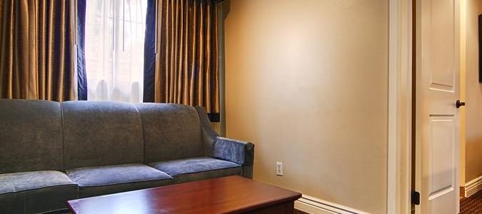 Фото Best Western Woodland Hills Inn