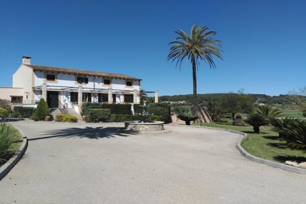 Фото Son Manera Retreat Finca