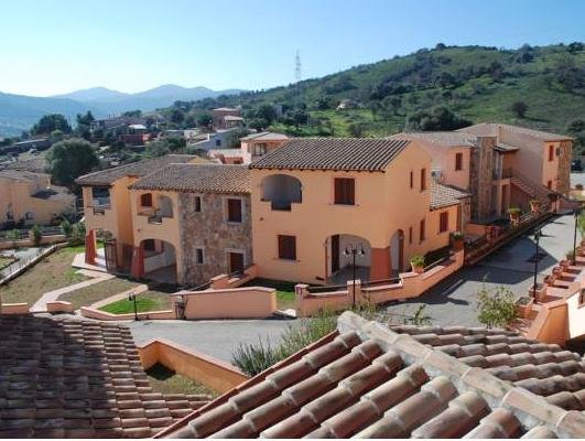 Фото Albergo Residenziale Li Troni