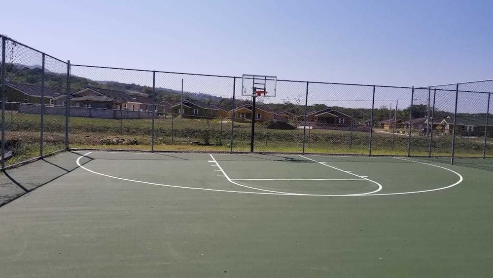 Фото Ocho Rios Getaway Villa at Draxhall