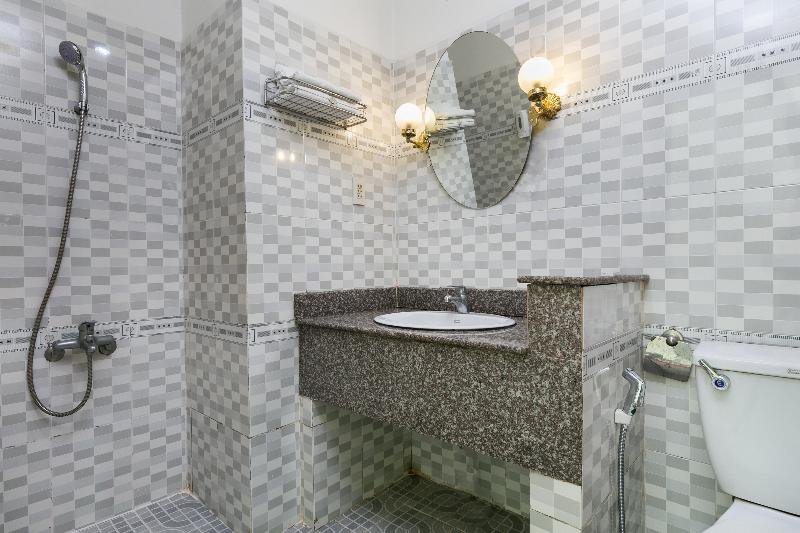 Фото OYO 975 Trung Nam Hotel