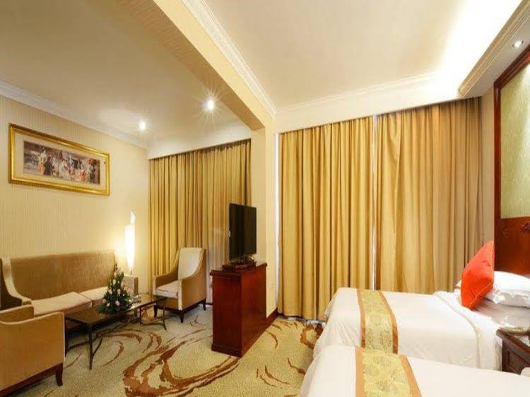 Фото Vienna International Hotel Xiangyang Railway Stati