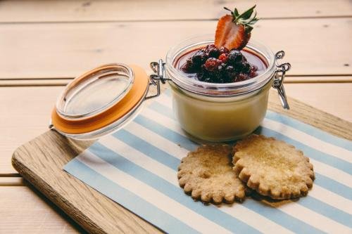 Фото The Curious Pig in the Parlour
