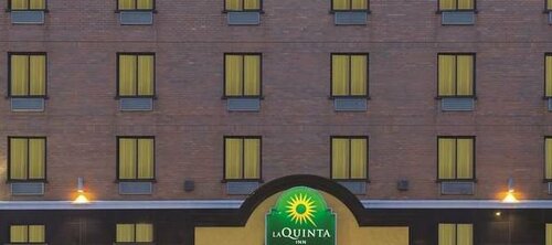 Гостиница La Quinta Inn by Wyndham Queens в Нью-Йорке