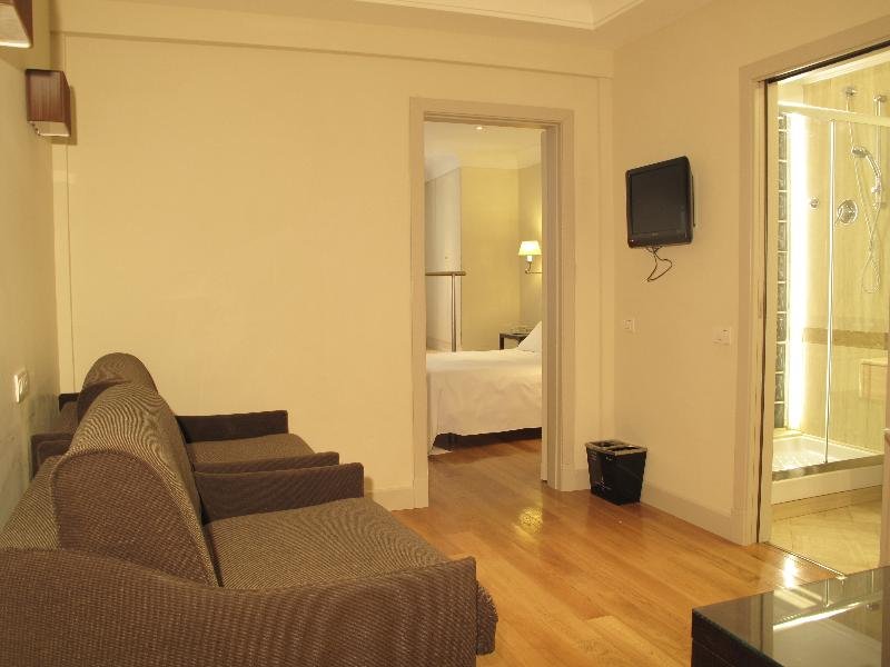 Фото Albergo Santa Chiara Hotel Rome