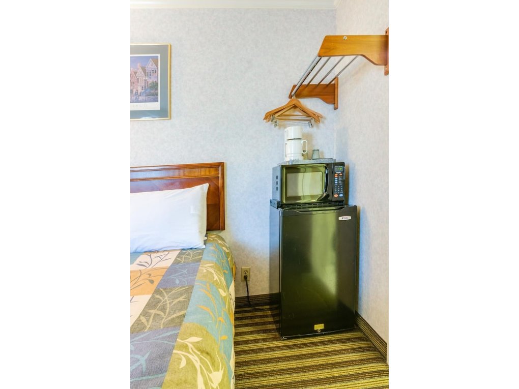 Фото Francisco Bay Inn