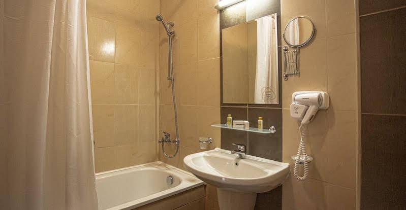 Фото St. John Hill