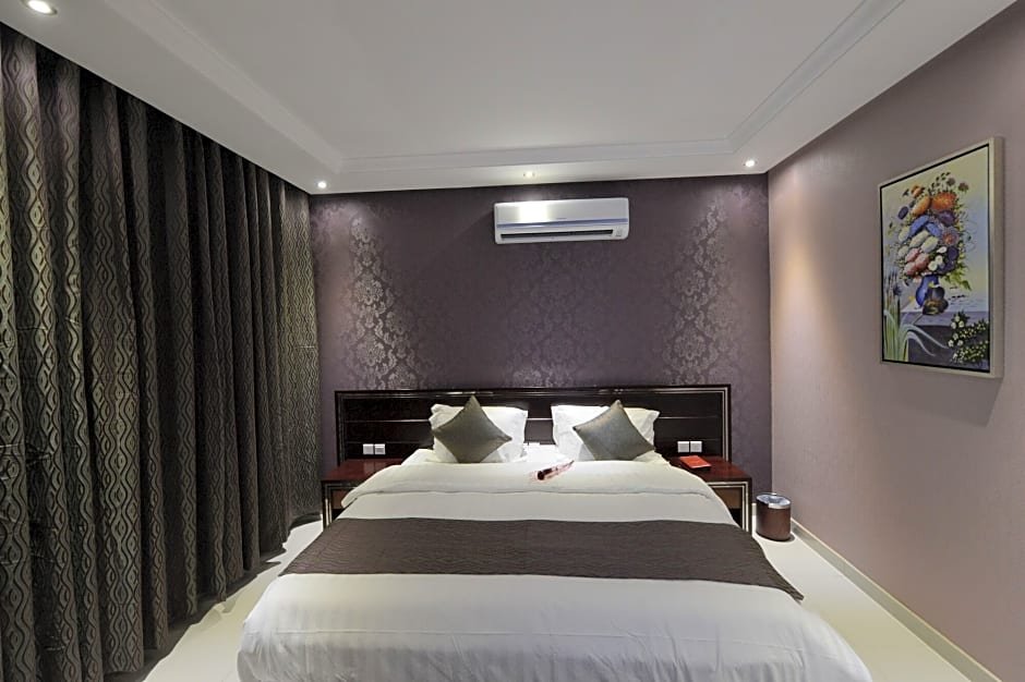 Фото La Fontaine Al Shorouq Suites