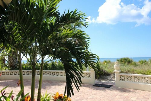 Гостиница Casey Key Resorts - Beachfront